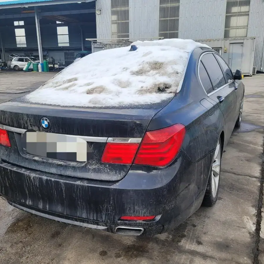 BMW F01 09년 750Li 엔진형식 N63B44A 폐차입고 분해판매