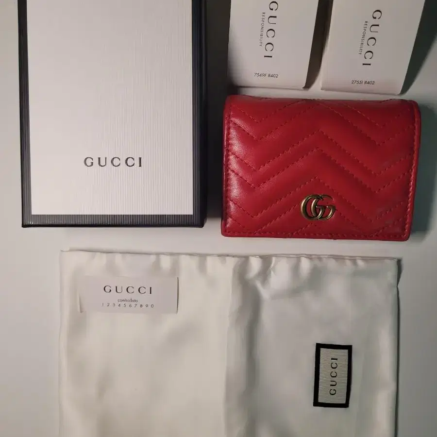 GUCCI(구찌) 466492 GG 마몽 마틀 라세카드케이스 지갑