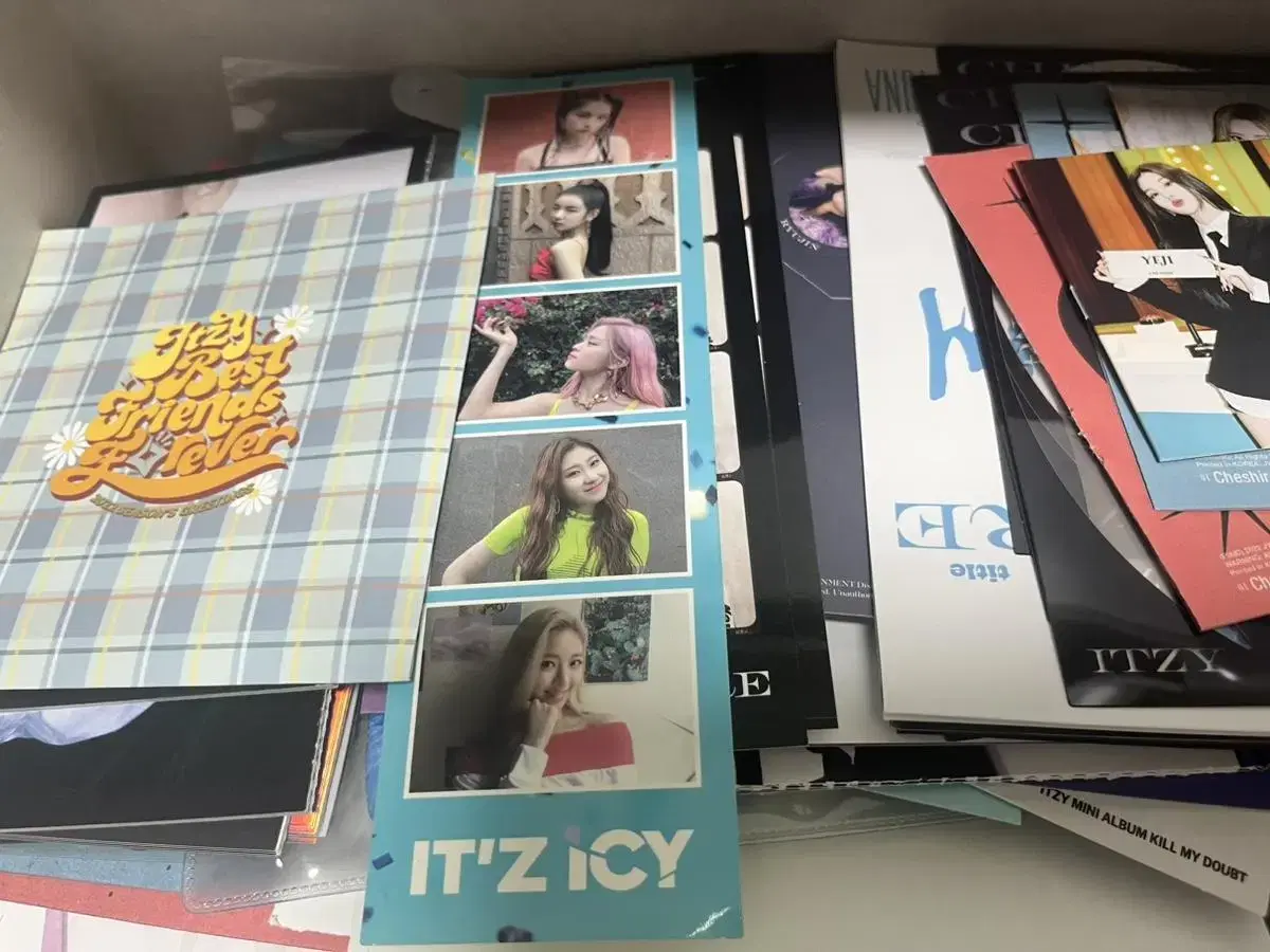 itzy official goods sells