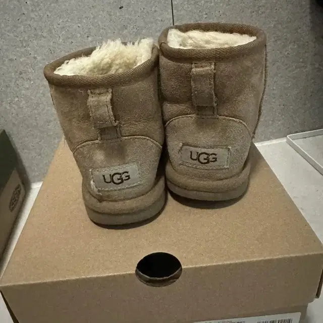 어그 부츠 UGG 13사이즈 판매해요^^