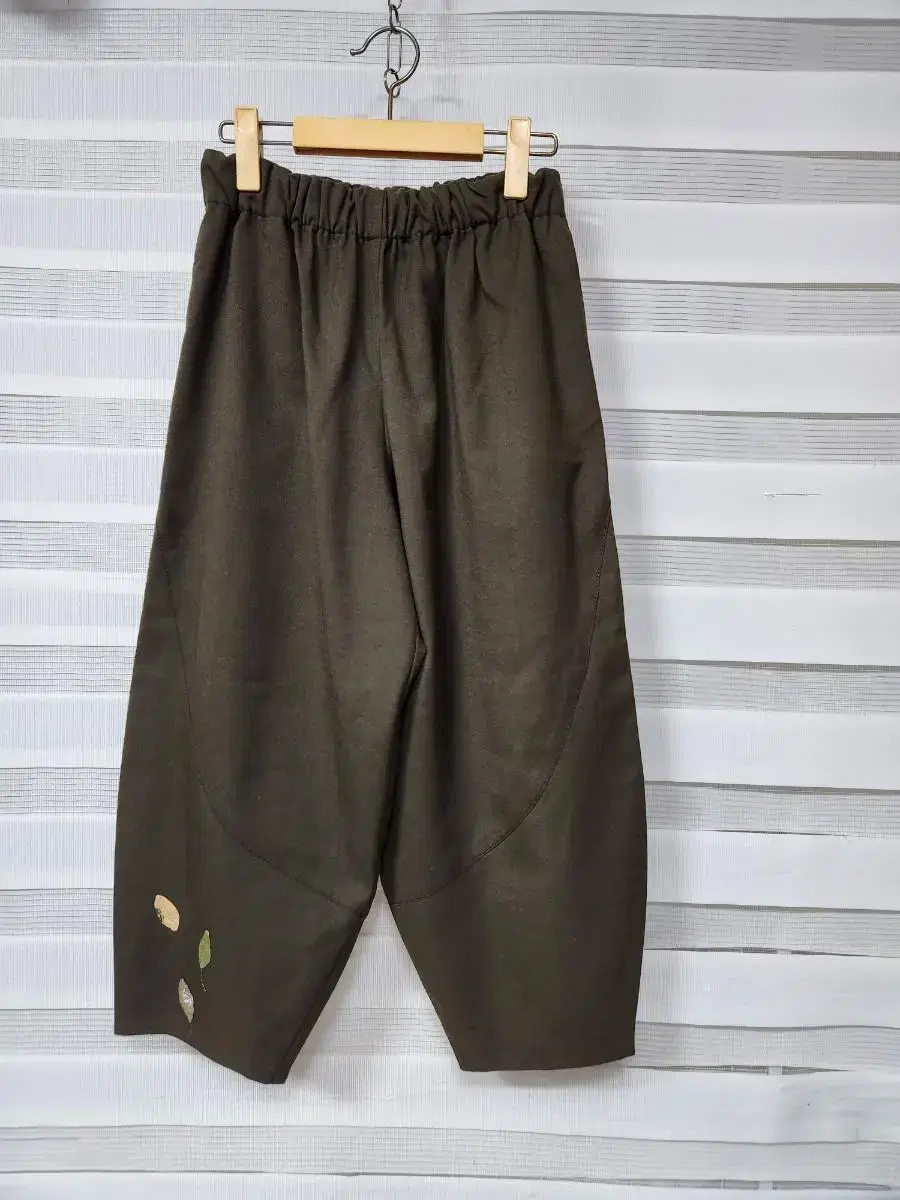 77-inch baggy pants