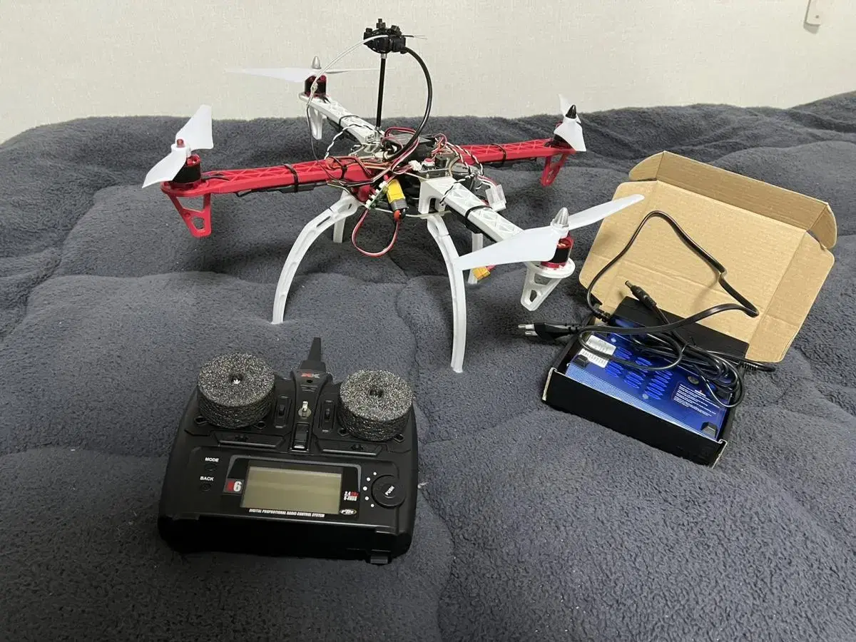 Full set of F450 drones (prop, landing gear broken)