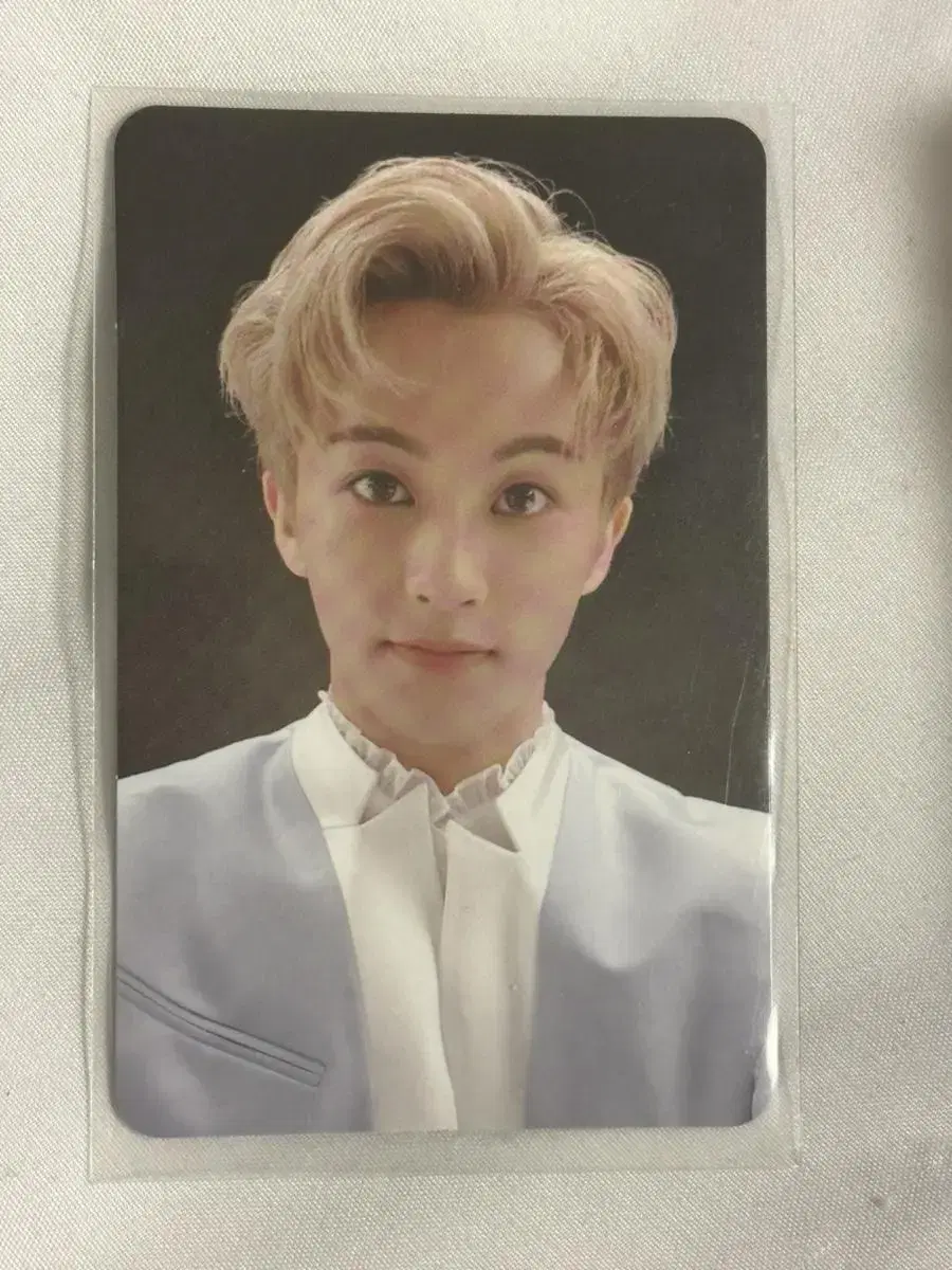 Collectbook Earbook mark photocard WTS