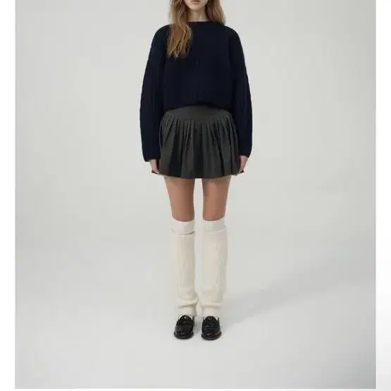 더바넷 Navy Snow Crystal Knit Sweater