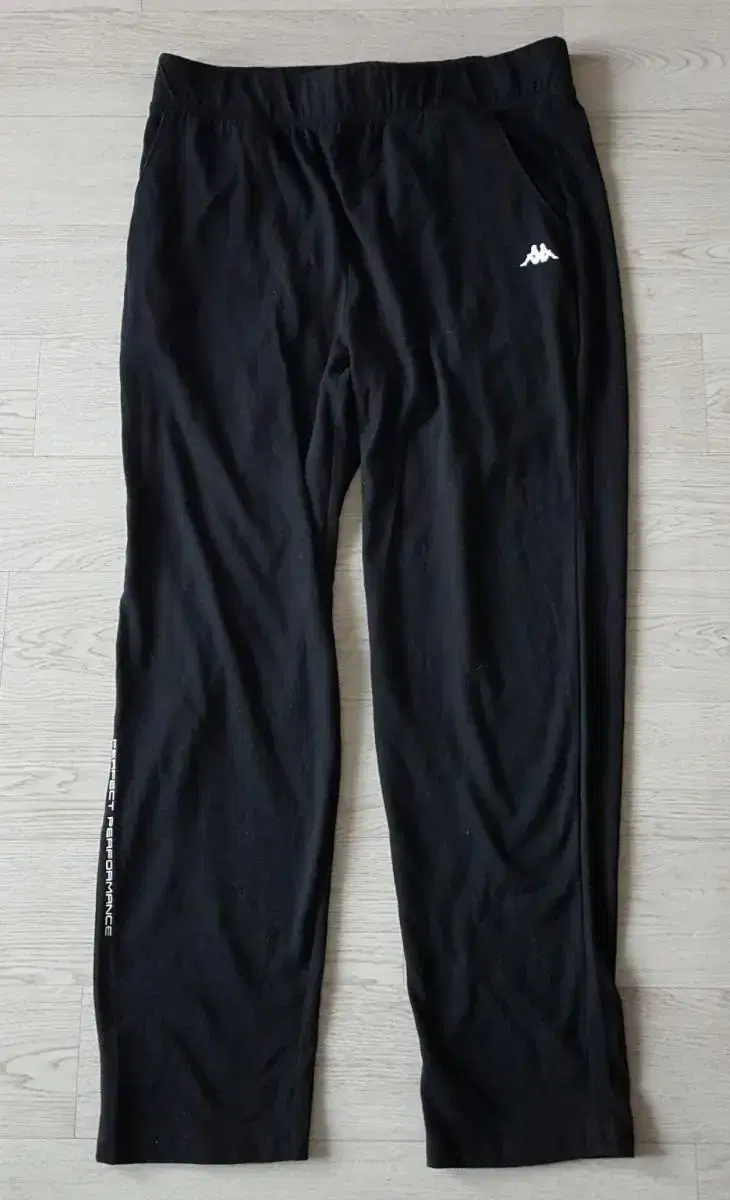 Kappa training pants size 100 for 20,000 won.