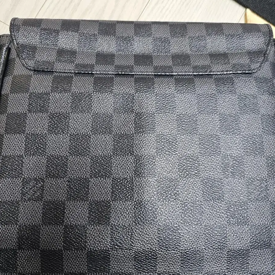 LOUIS VUITTON DAMIER 메신저백 PM