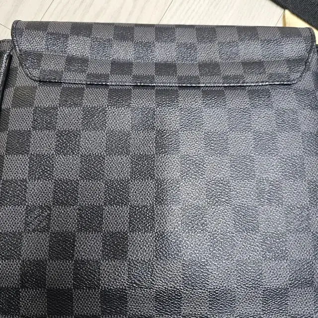 LOUIS VUITTON DAMIER 메신저백 PM