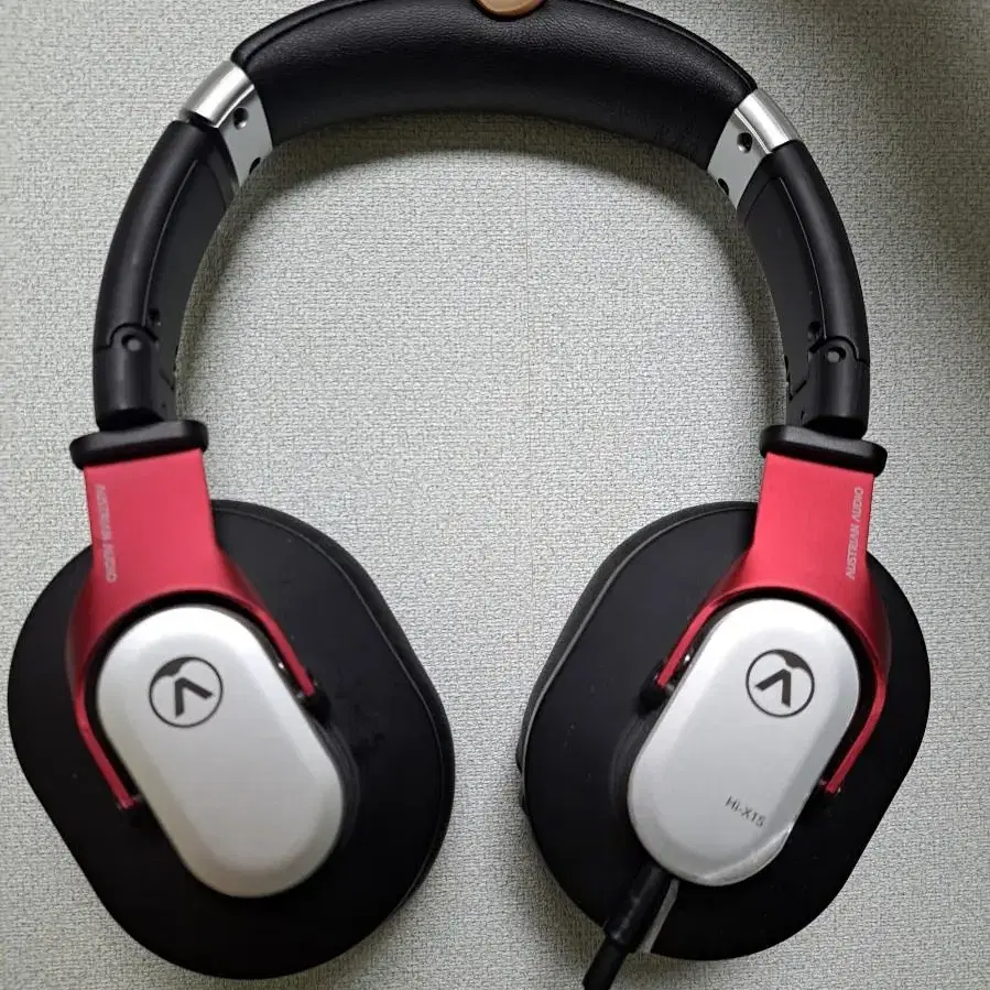 AUSTRIAN AUDIO hi-X15