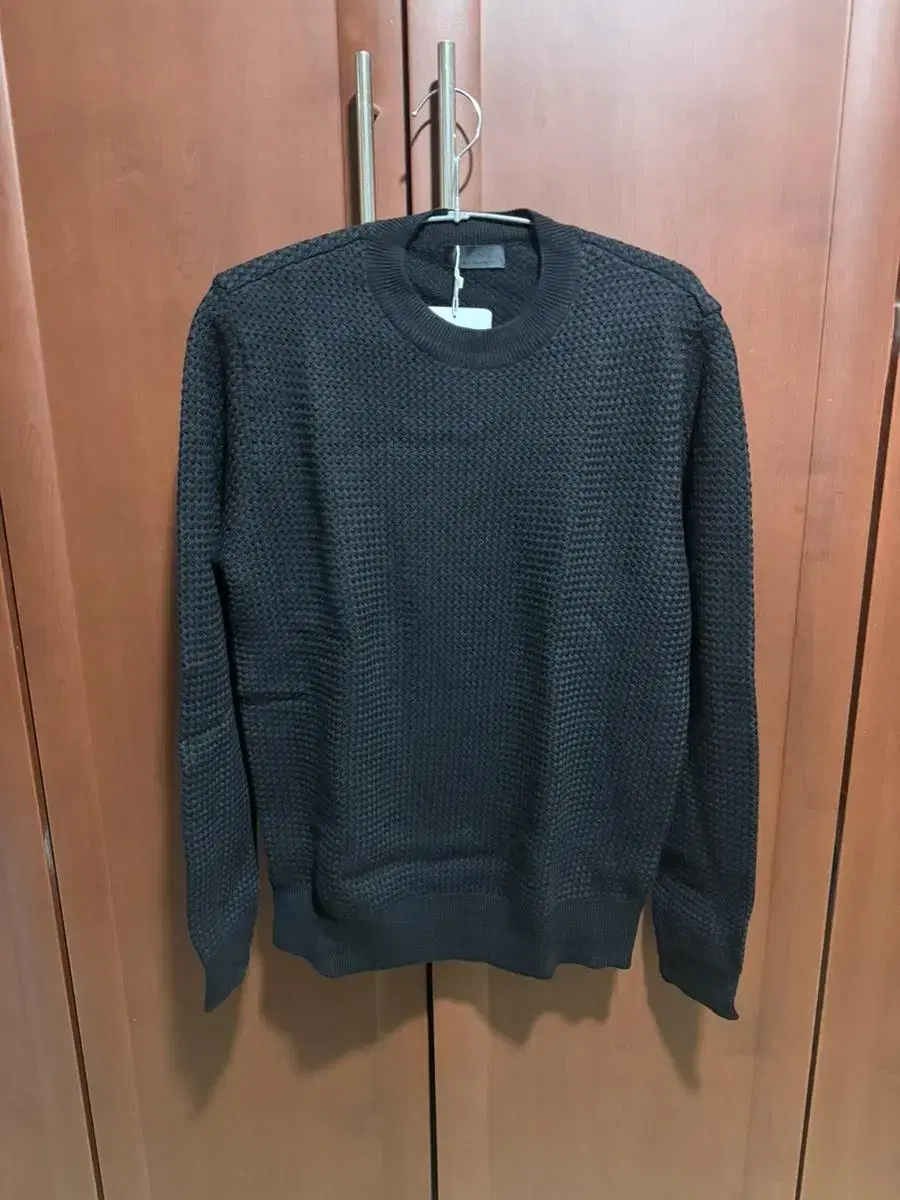 100% Momadesign Wool Knit (Black)