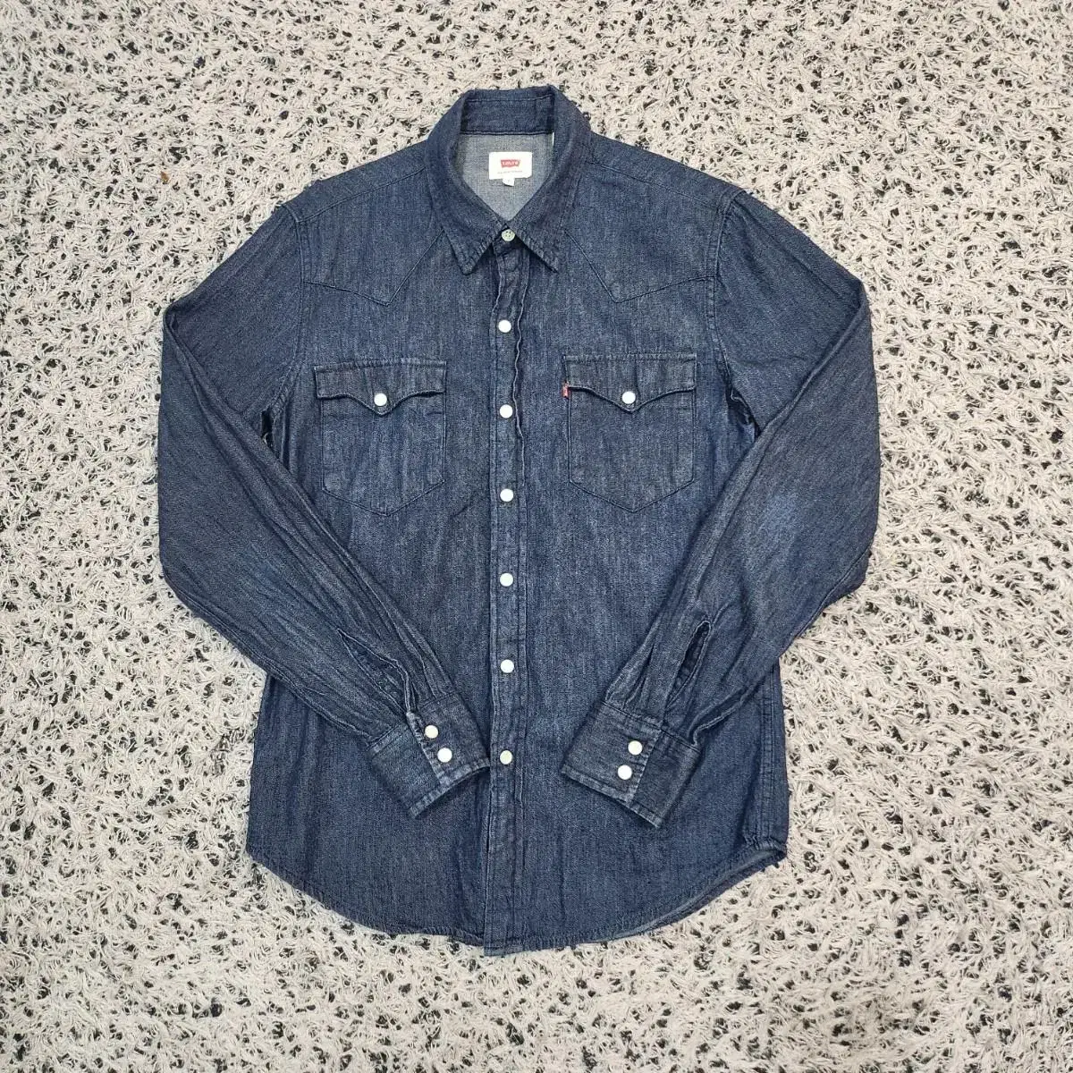 [90] Levi's Young Men's Denim Shirt (447)