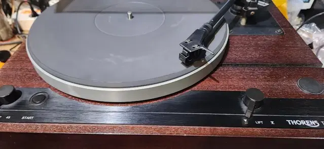 Thorens TD 320 MK2 턴태이블입니다.