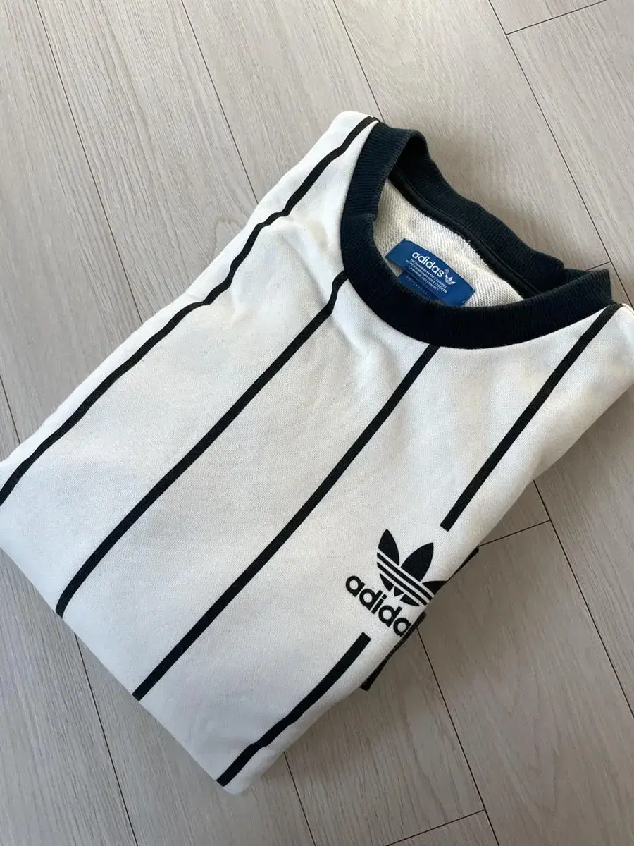 Adidas Crewneck Top 105