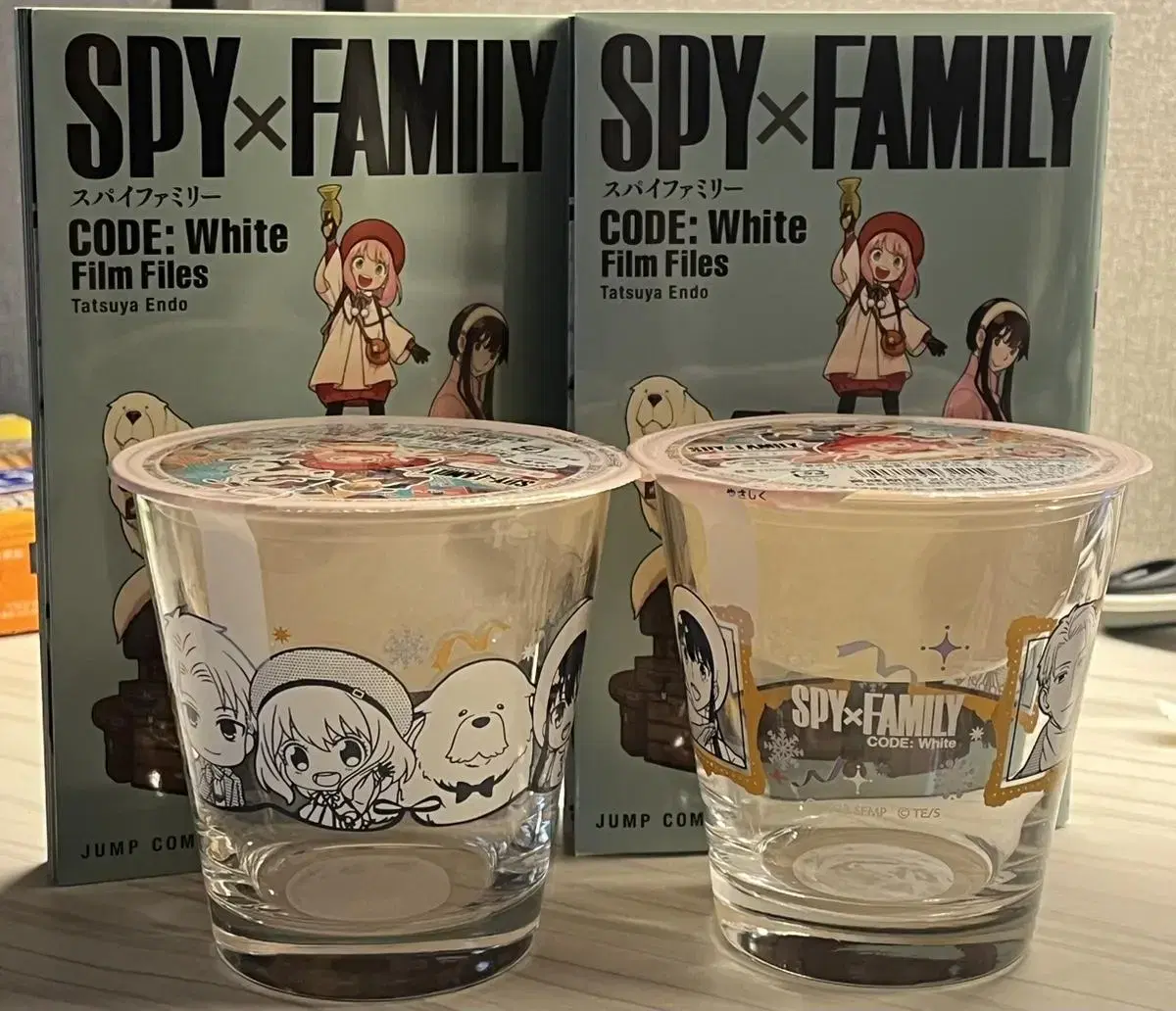 spy family theatrical booklet + cup set