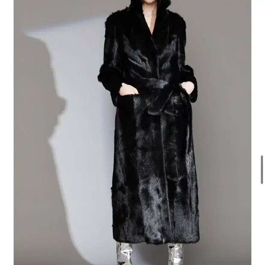 Refur(리퍼) Belted Goat Coat - Black