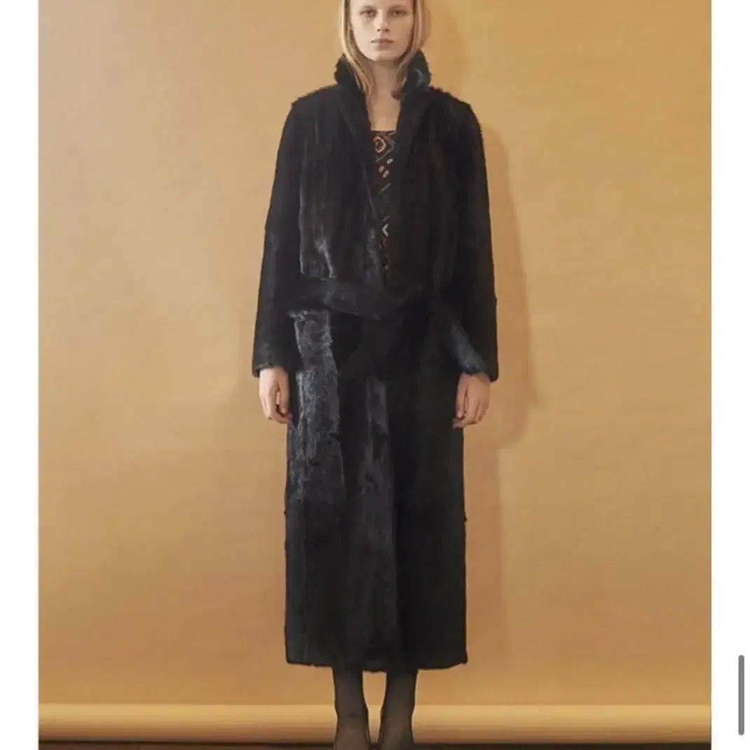 Refur(리퍼) Belted Goat Coat - Black