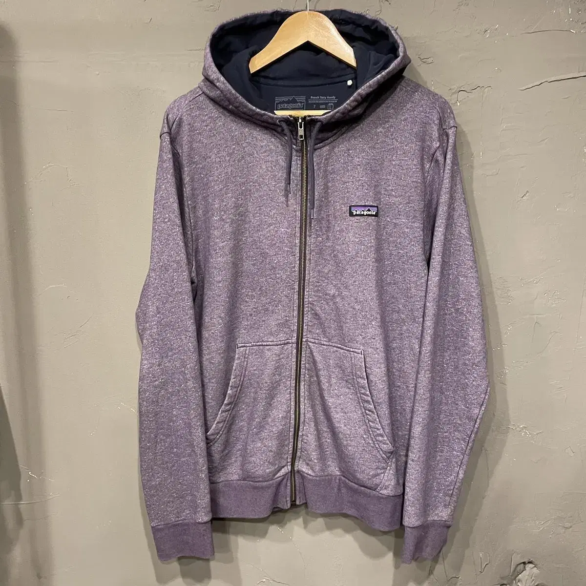 [M] Patagonia Purple Hoodie Zip Up