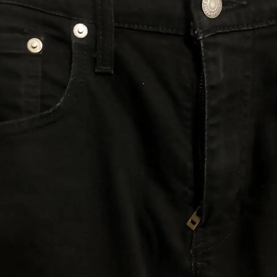 Levis 502 레귤러 테이퍼드 핏 블랙진 32