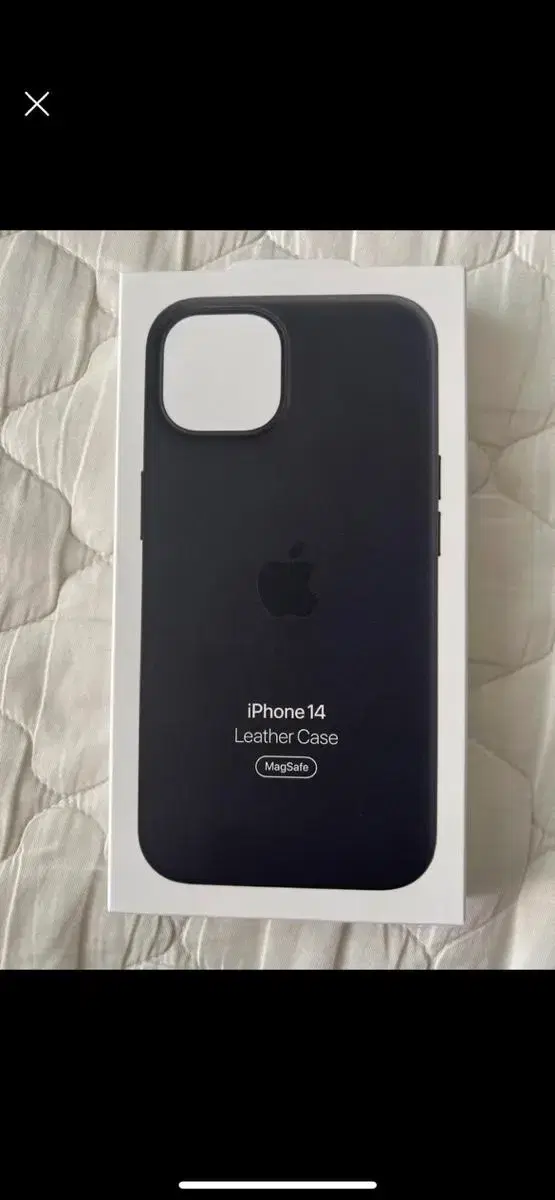 [Sold]Apple Genuine iPhone 14 Leather Case Midnight sealed MacSafe