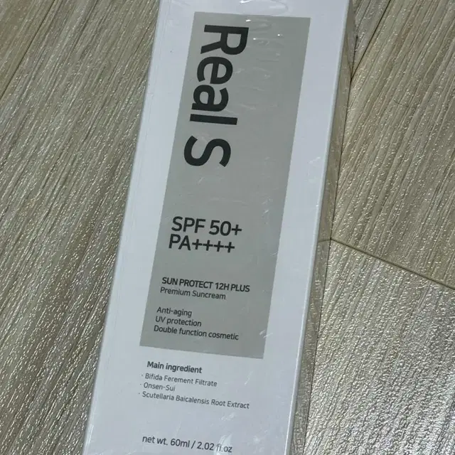 에쎌로비앤씨 리얼 선 프로텍트 12H 플러스 60ml(SPF50+) 새상