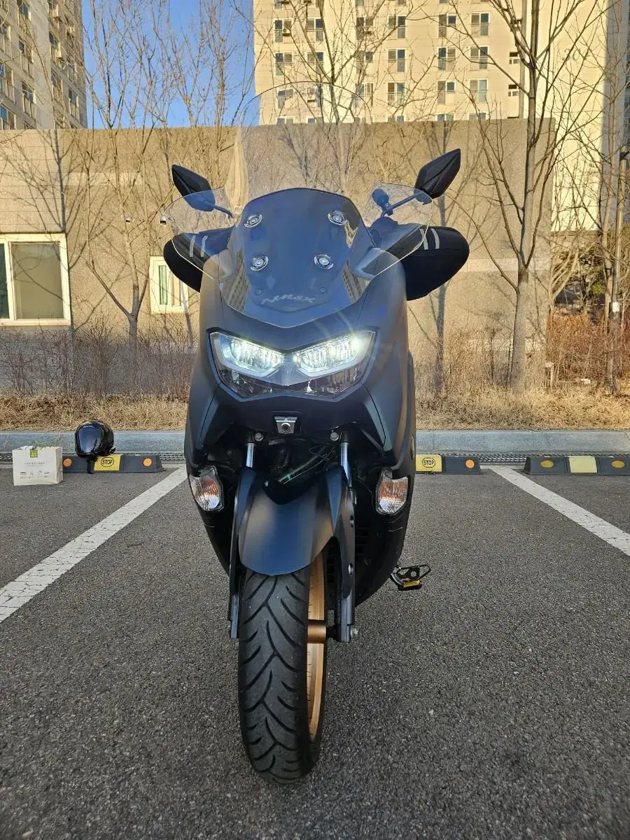 22년식 NMAX155 5800km S급 튜닝차량 판매합니다.