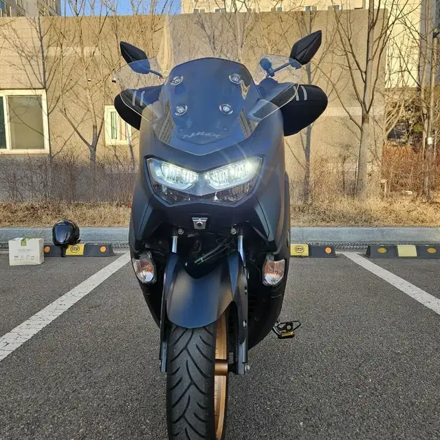 22년식 NMAX155 5800km S급 튜닝차량 판매합니다.