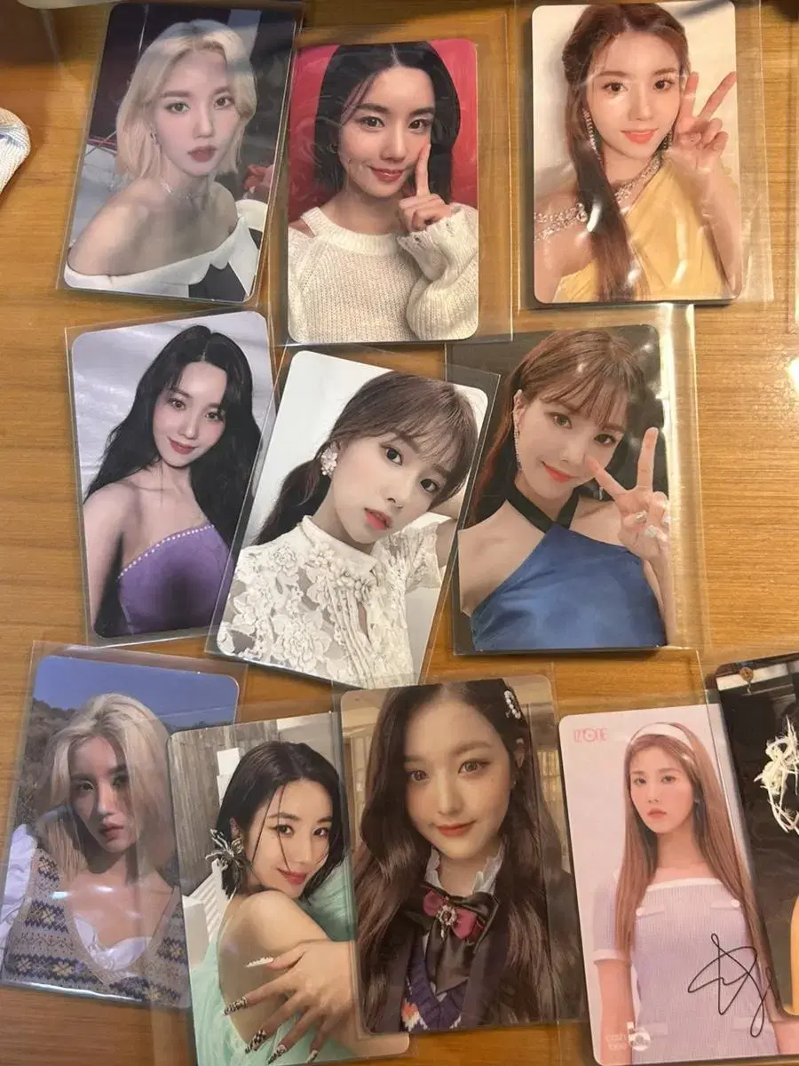 IZ*ONE, eunbi sells Solo photocard 