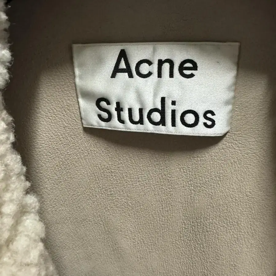 acne studios shearing  fur jacket 32 xs