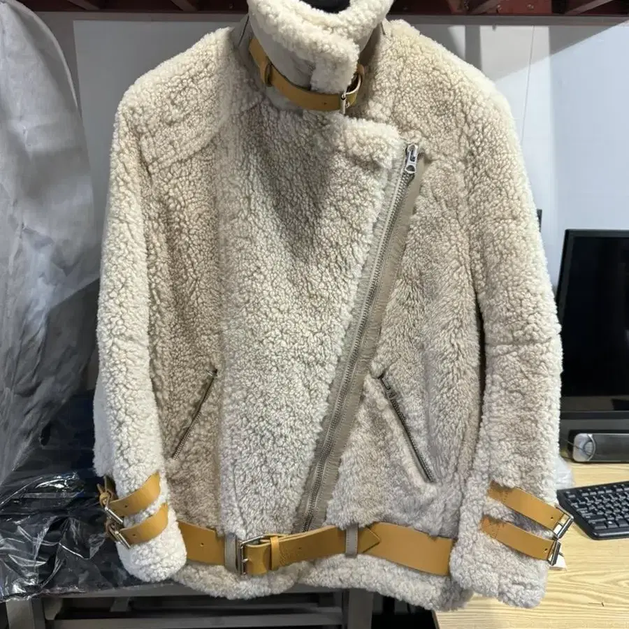 acne studios shearing  fur jacket 32 xs