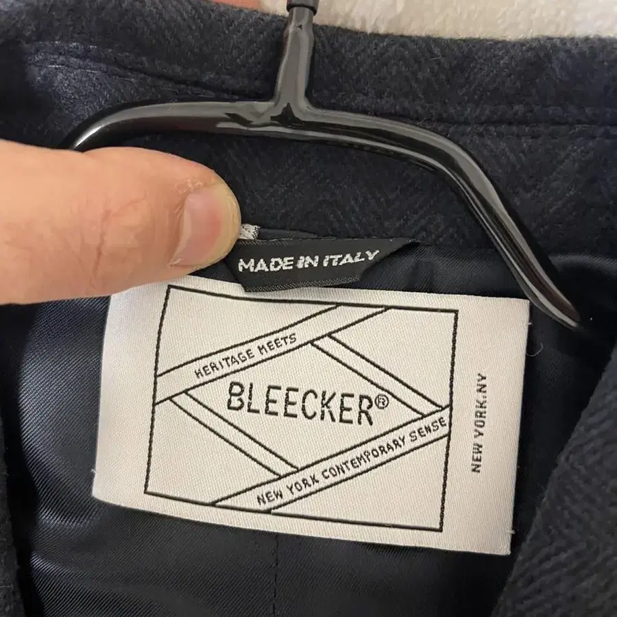 블리커(Bleecker)made in Italy 울 코트 네이비 헤링본