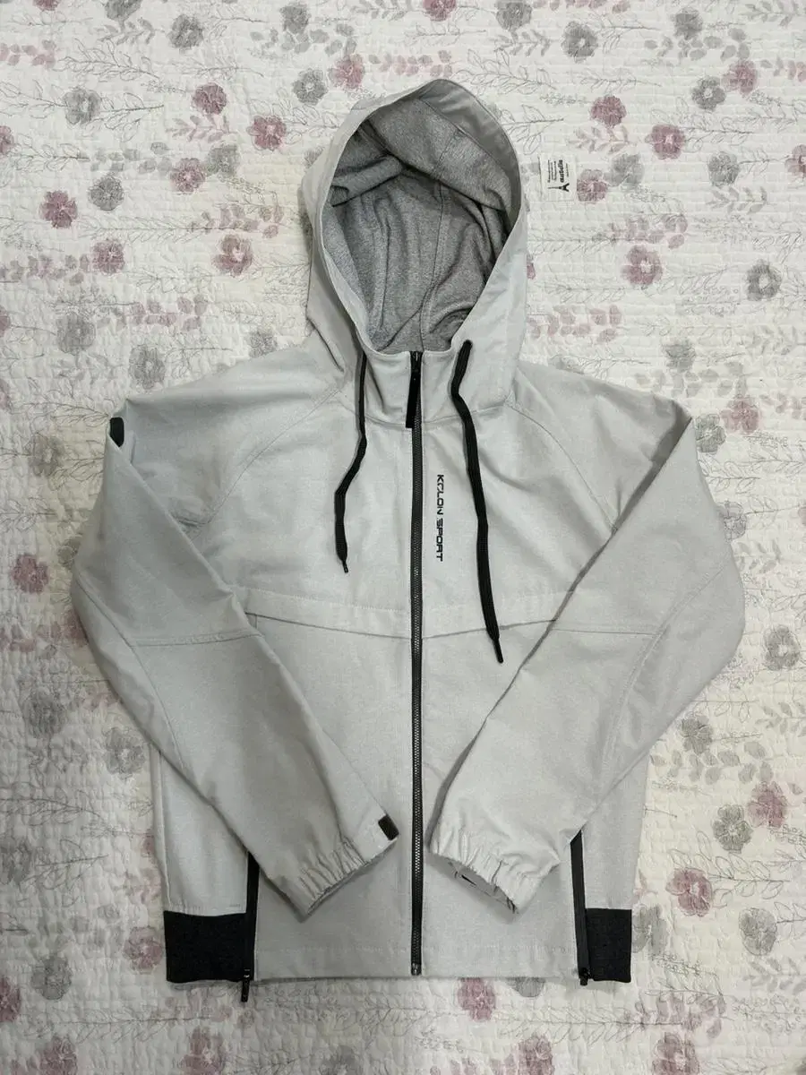 Kolon Sports Hood Windbreaker