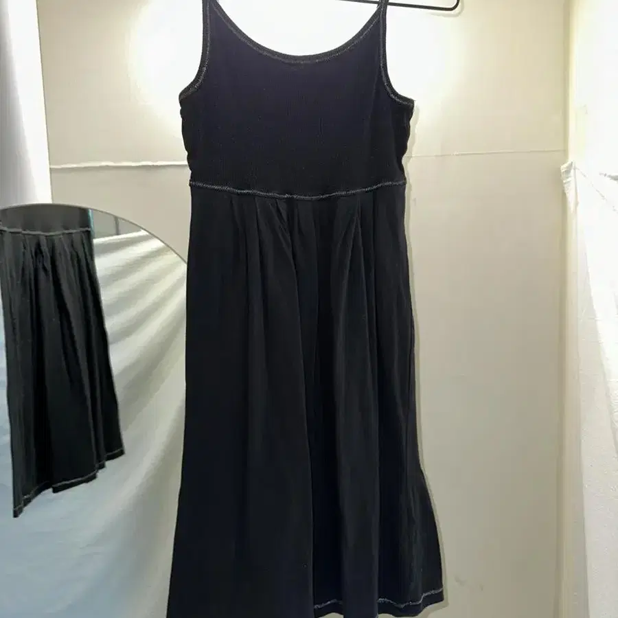 Beads neck black mini dress 블랙 비즈 미니 드레스