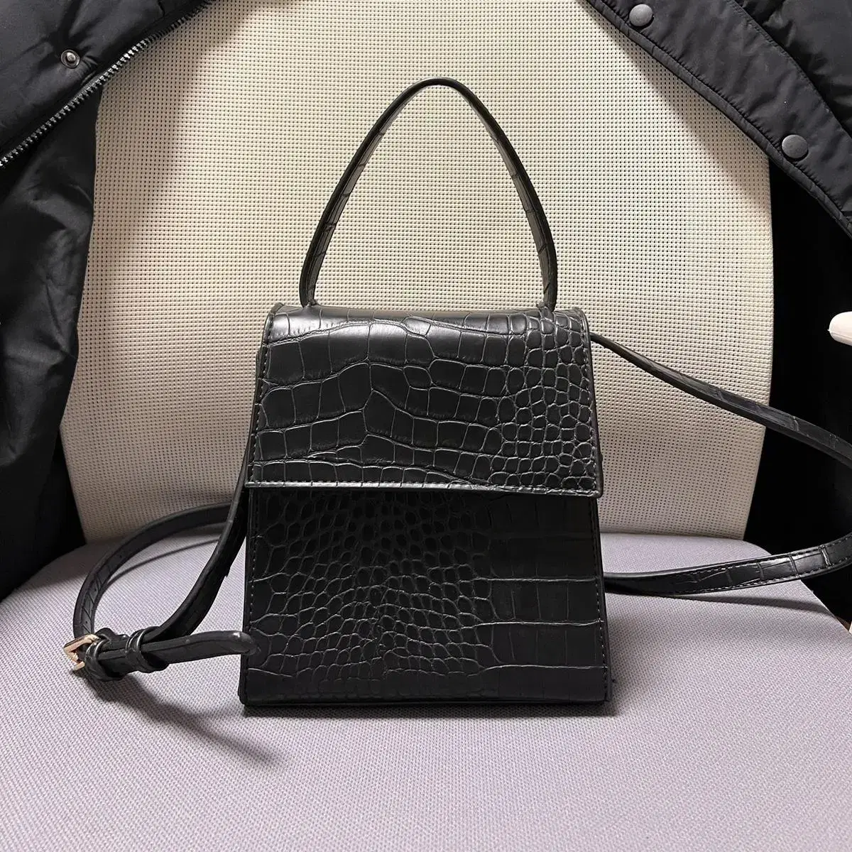 Leather mini shoulder bag