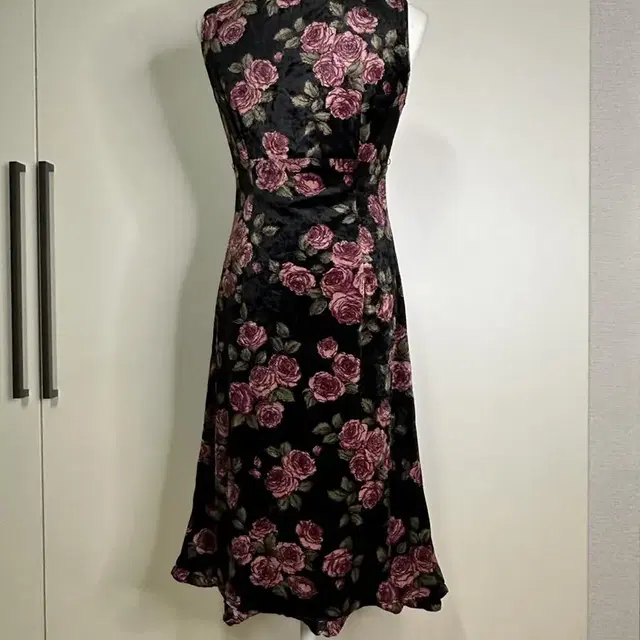 Black rose printed dress 블랙 로즈 드레스