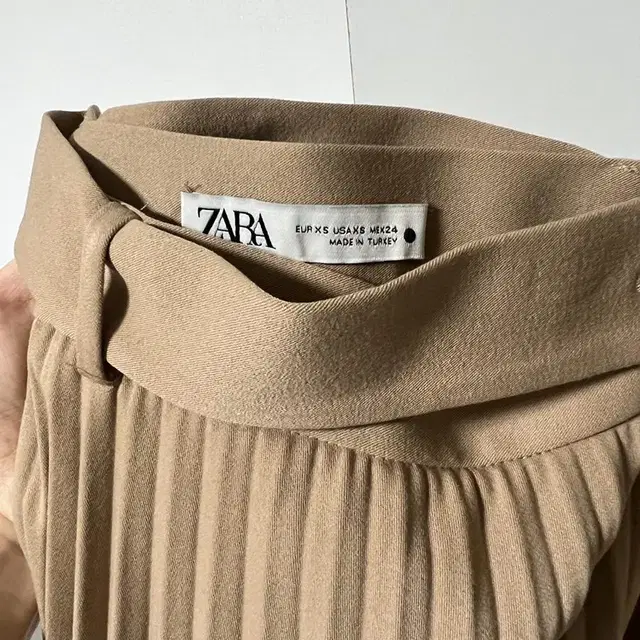 Zara 자라 플리츠 스커트