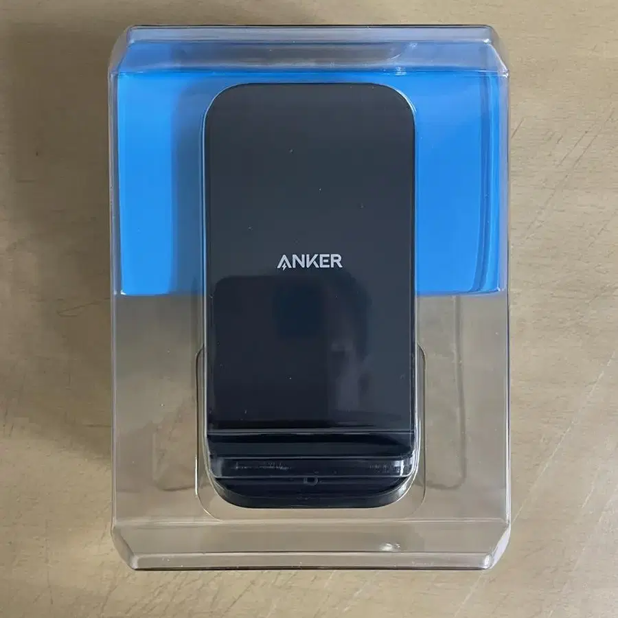 Anker 핸드폰 무선충전기 팝니다.