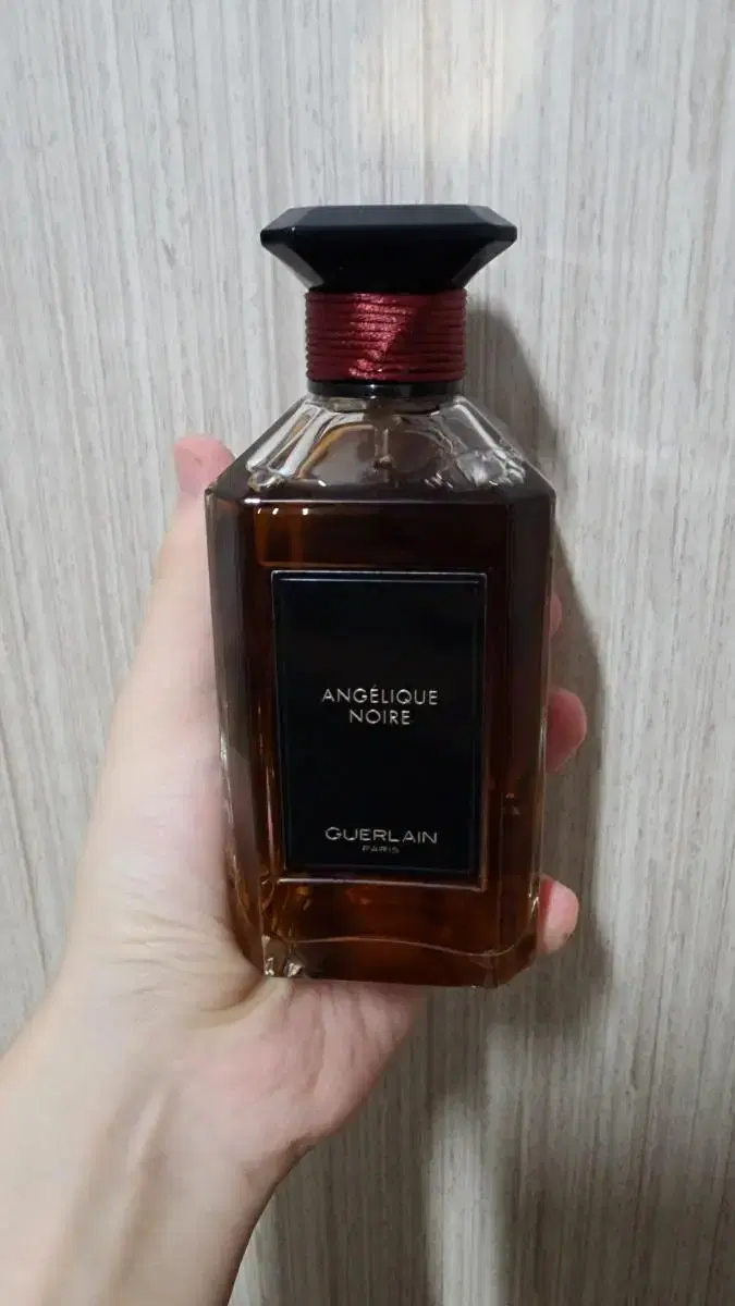 갤랑 안제리크 누아르 200ml 팝니다