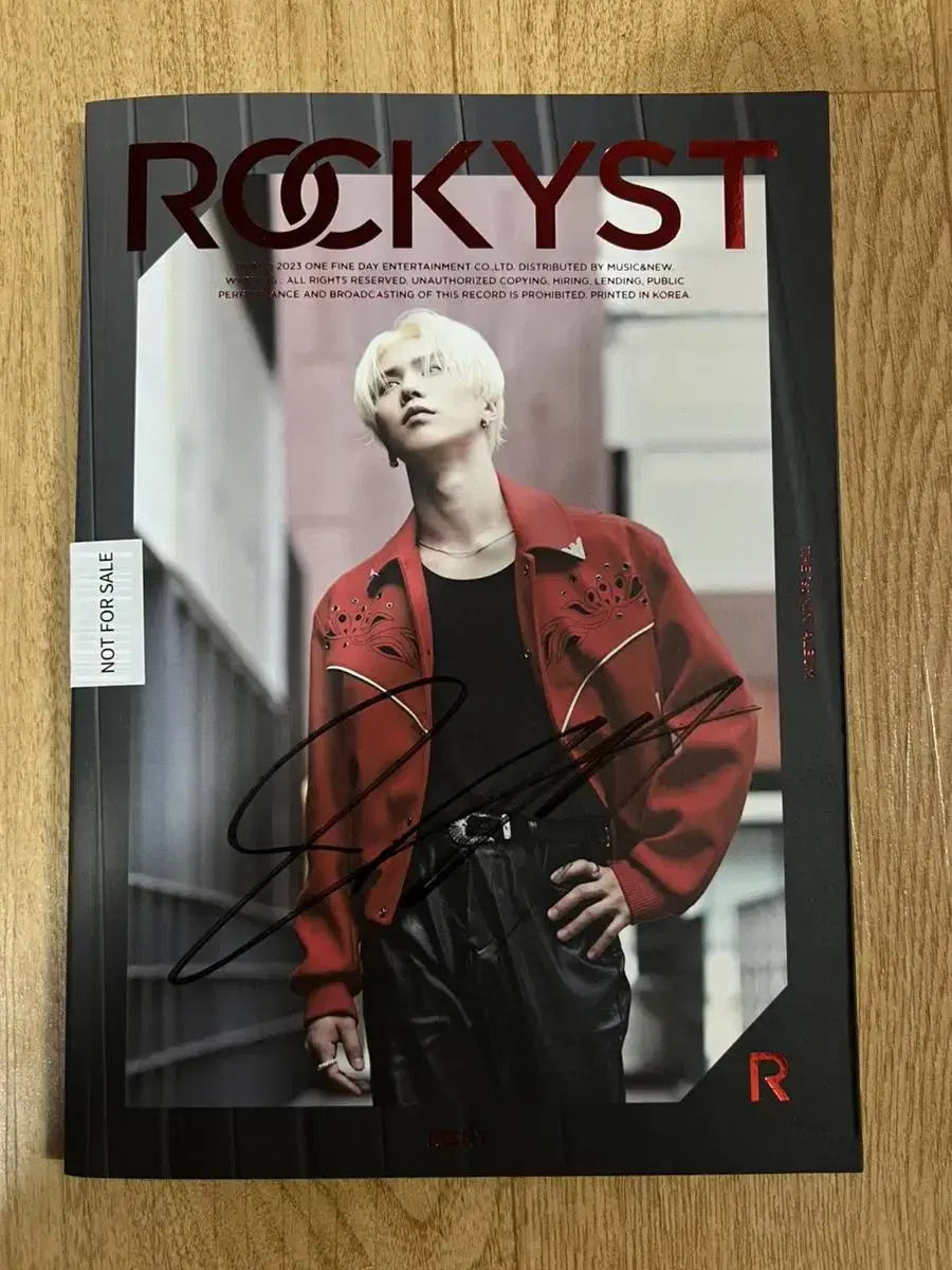 Rocky ROCKY astro ASTRO autograph sign album