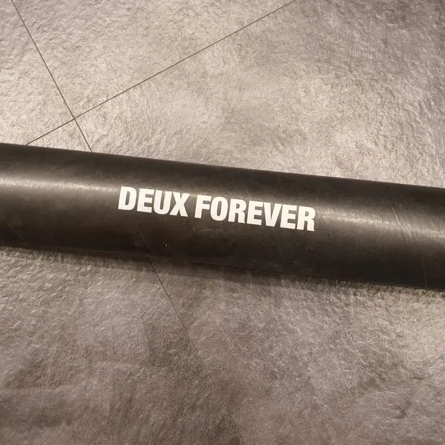 DEUX FOREVER 포스터 팝니다.