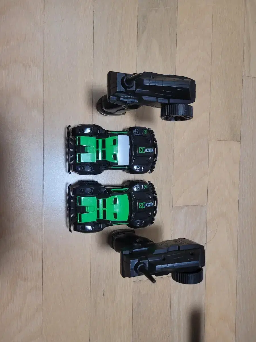 4-wheeled mini RC car