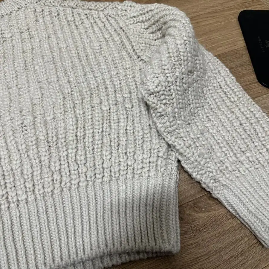 아모멘토 round neck pullover (베이지)