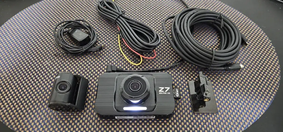 지넷시스템 Z7 블랙박스 (64GB, WiFi동글, GPS)