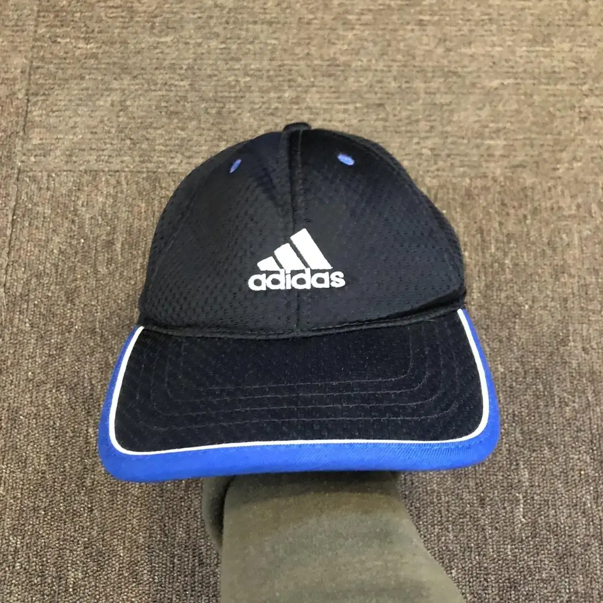 Vintage Adidas black mash camp cap