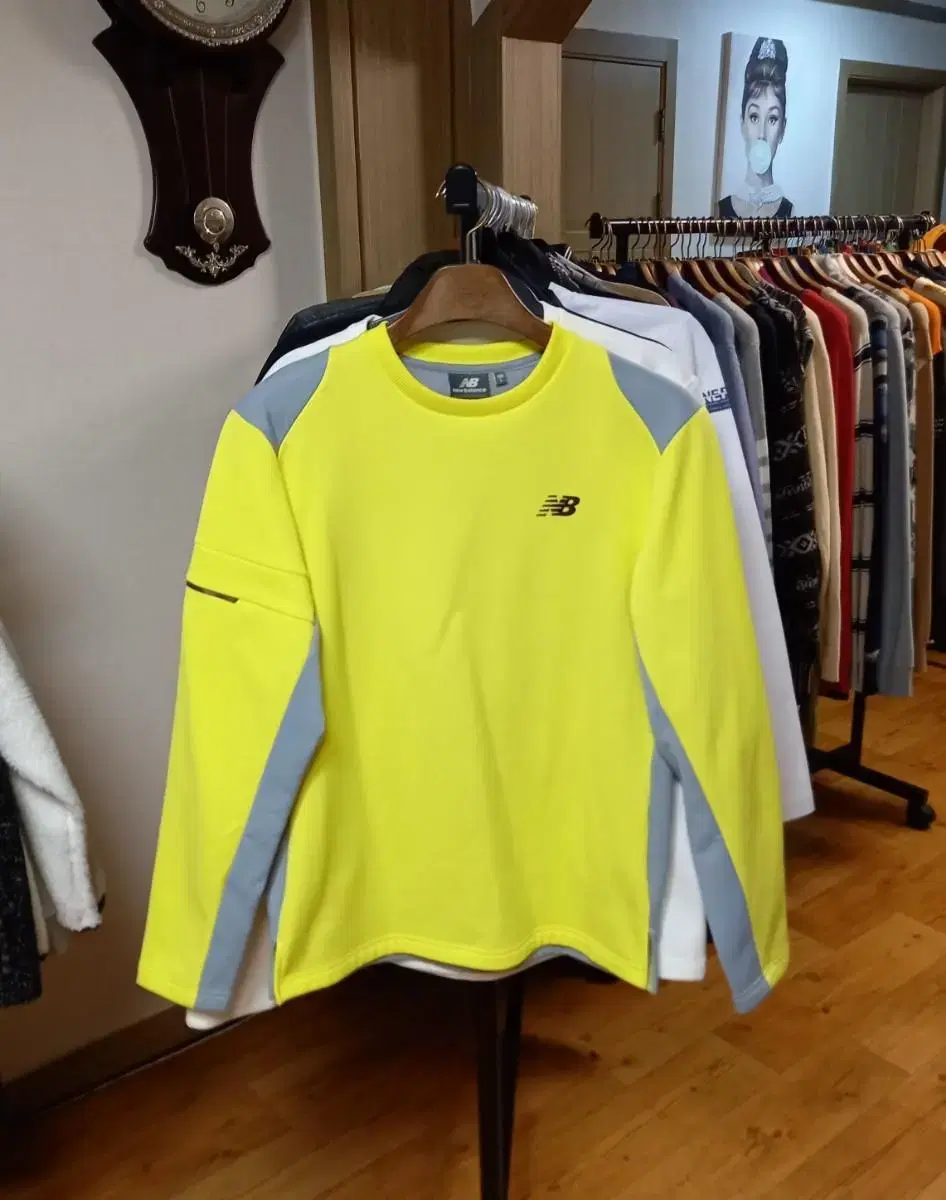 Men's New Balance Long Sleeve Tee (100)