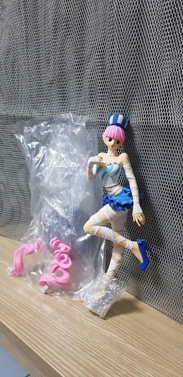 [Genuine]ONEPIECE Figures for sale(Female)