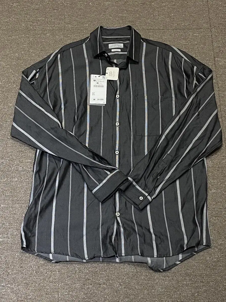 [New] Zara / Relaxed Fit Striped Shirt Gray / M