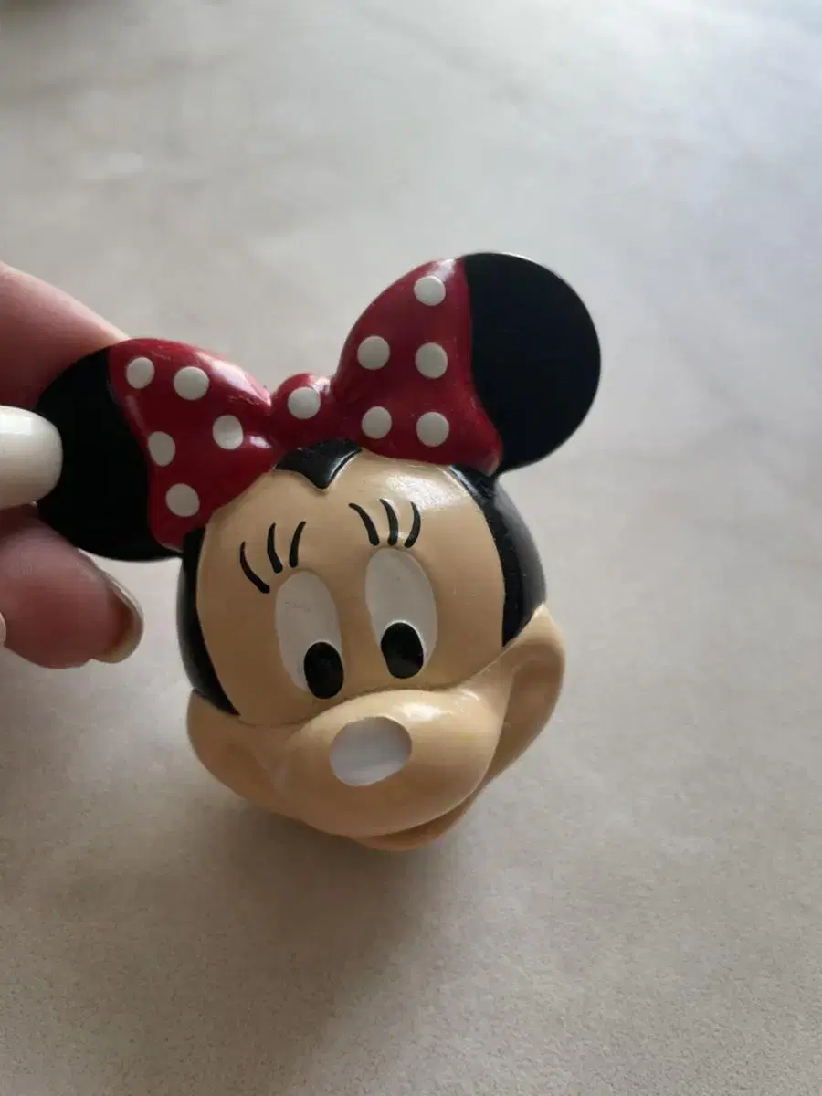 We sell Minnie Mouse magnets