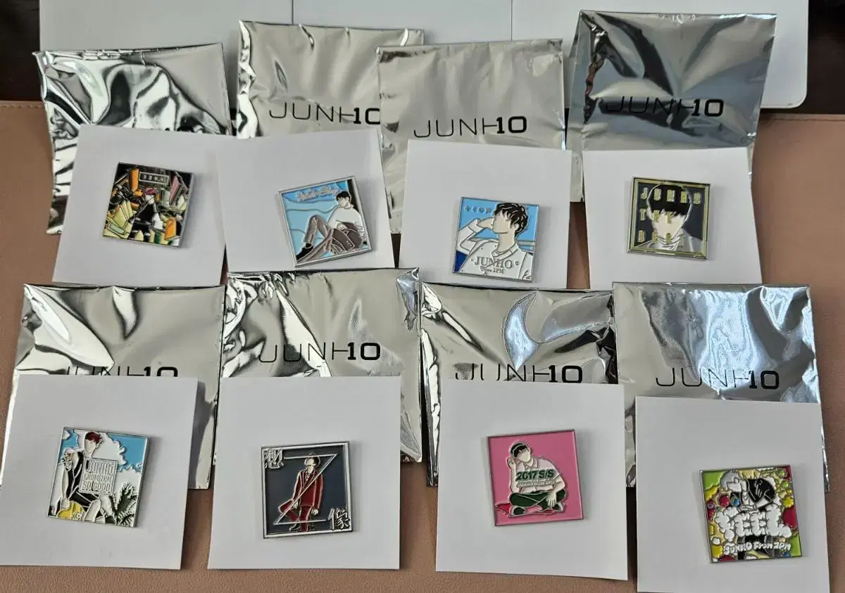 Lee Junho 10th Anniversary Random Badge de Ball