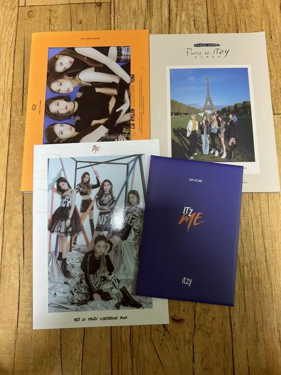 Itzy Wannabe album preorder ME version photocard none