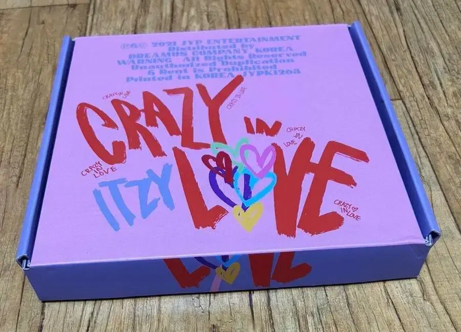 Itzy Crazy in Love unsealed album photocard No pre-order benefitsO