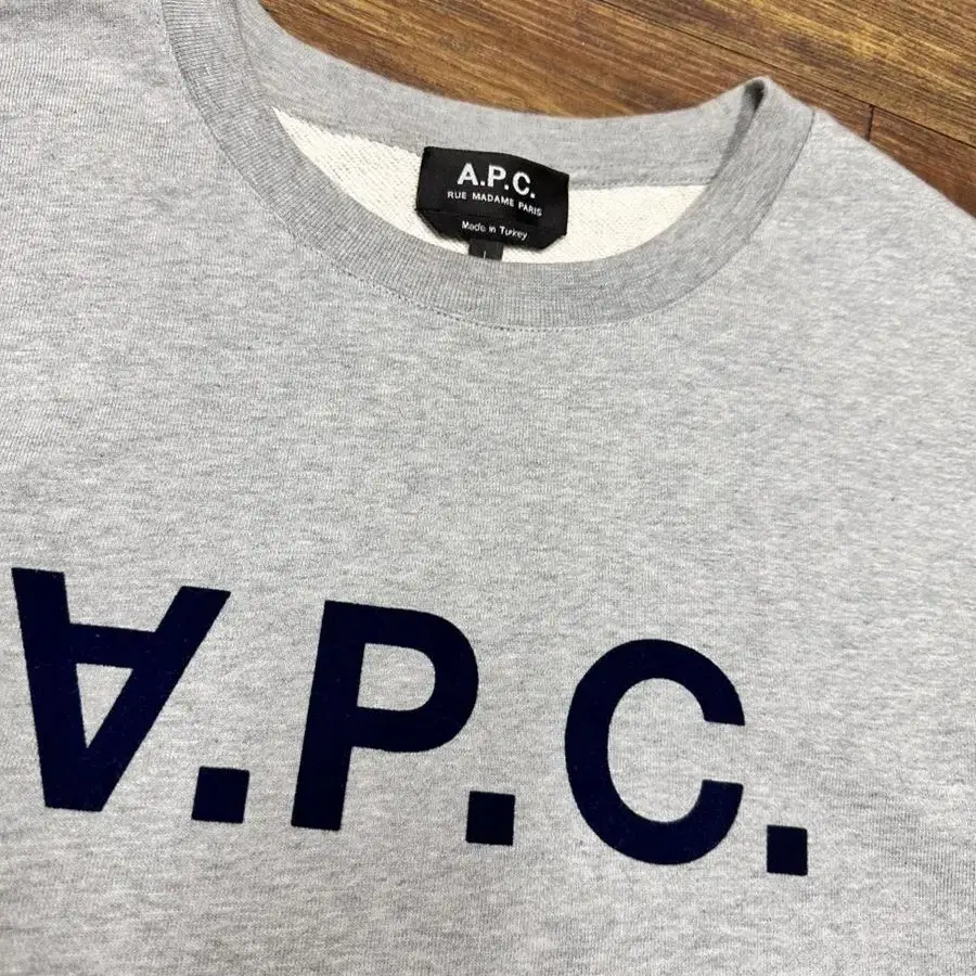 아페쎄 A.P.C 맨투맨